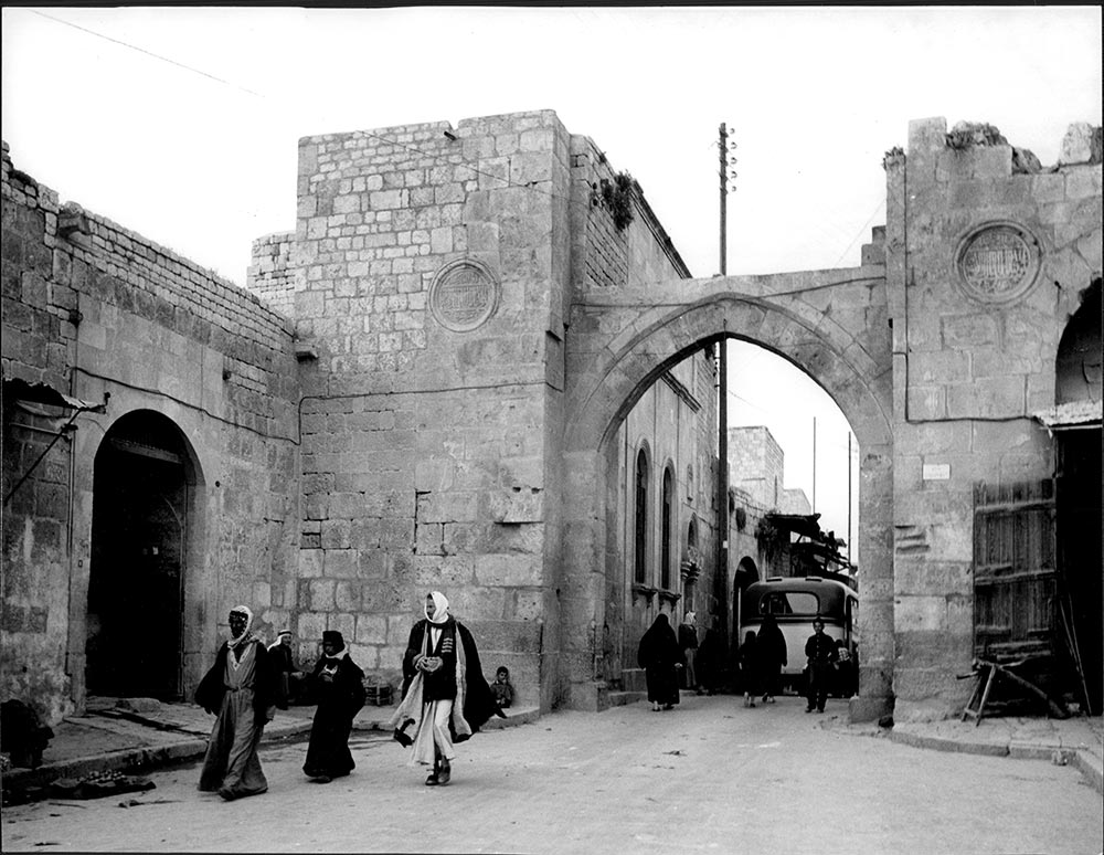 Aleppo – Stadttor Maqam (Bab al-Maqam), 1960. Courtesy und © Estate Yvonne v. Schweinitz, Berlin. Foto: Yvonne v. Schweinitz