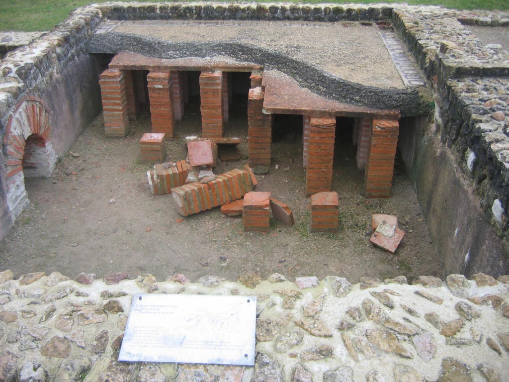 Hypocaustum unter einer römischen Villa in Vieux-la-Romaine in Frankreich