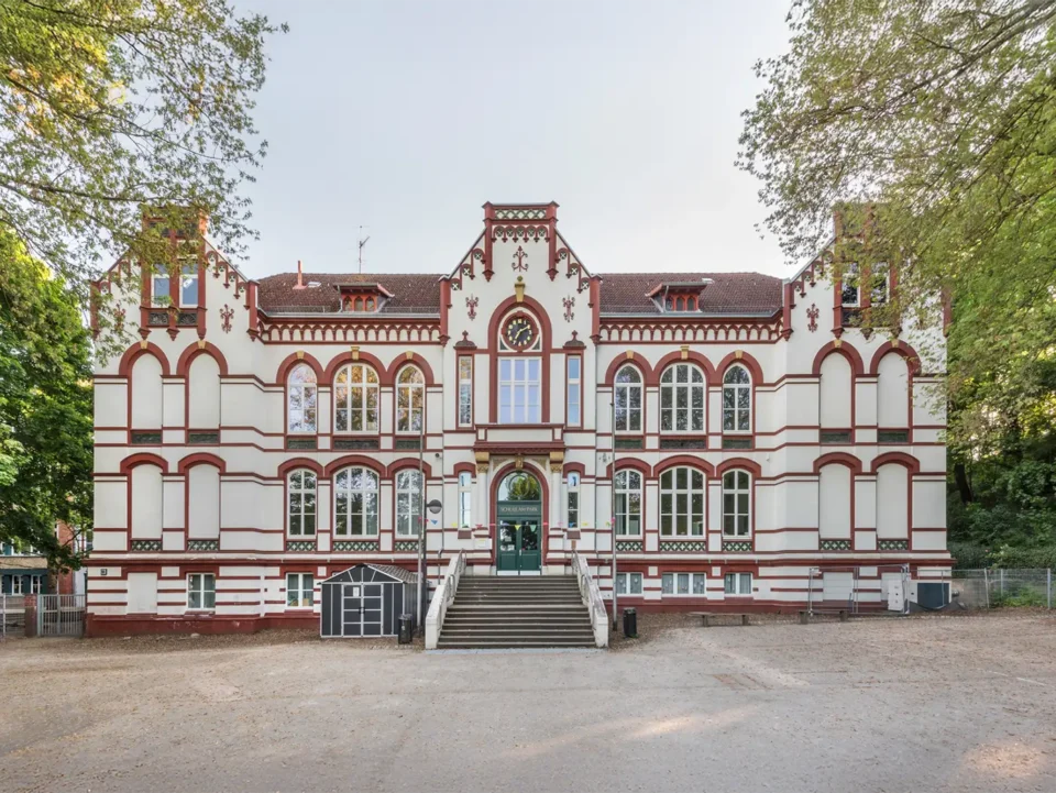 Denkmalpreis 2025 Schule am Park-Außenansicht TItelbild des Artikels