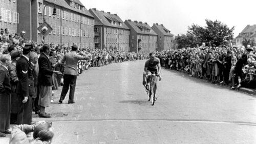 Rennradfahrer Mußfeldt bei der Zieleinfahrt