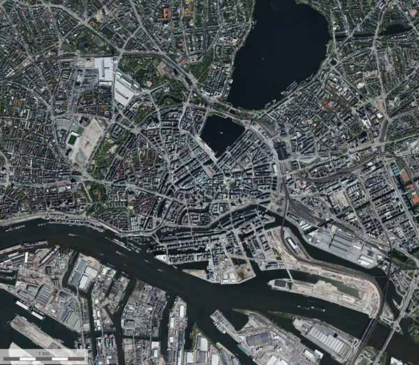 Luftaufnahme Maßstab 1:25.000; Lage der Cremoninsel innerhalb der Hamburger Altstadt. Foto: LGV Hamburg.